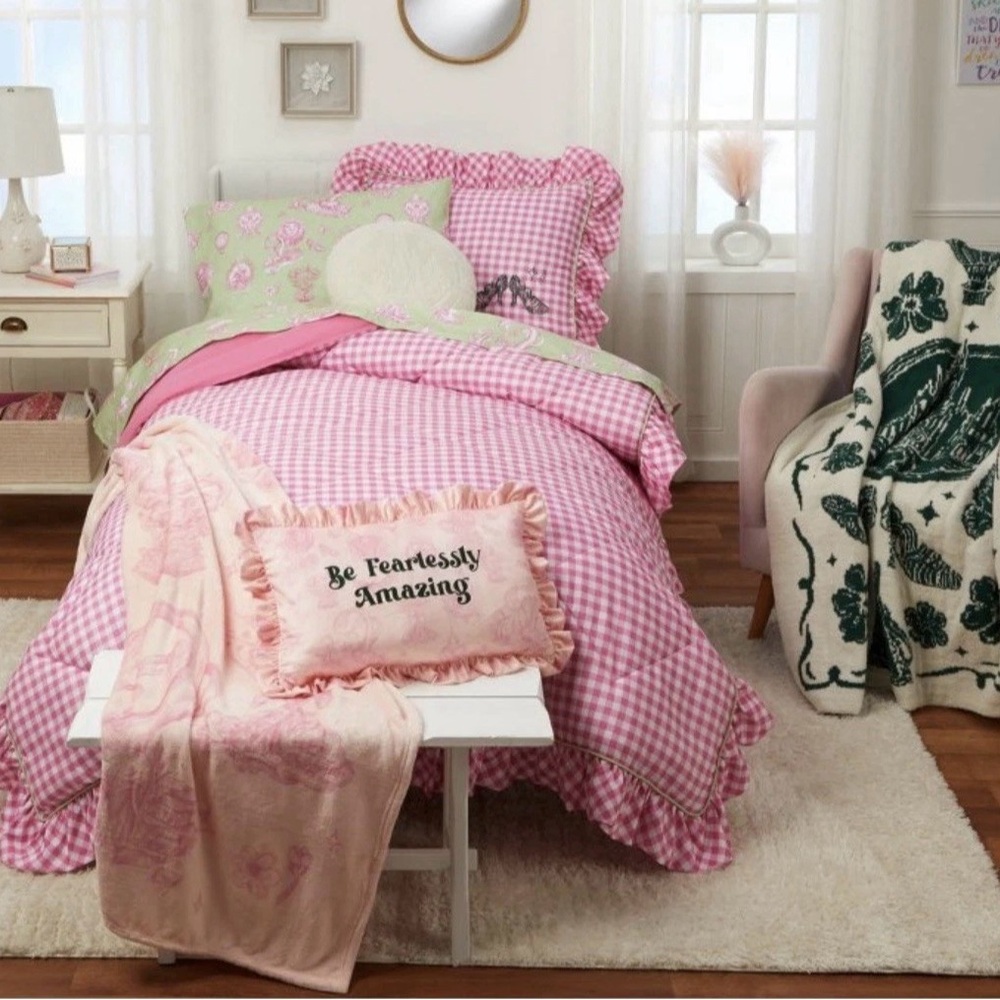 Wicked For Good x Katie Kime Pink Gingham TWIN Comforter Sham Set